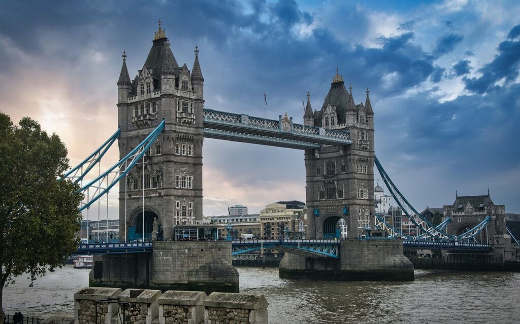 building-7014904_1280 London Tower Bridge